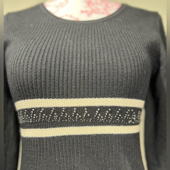 Cashmere Wool Black Sweater Dress Cream Lace Detail – Elegant Long Sleeve Knit - Picture 3 of 6